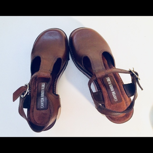 SOLD Vintage 90s Leather Platform Clogs Wood Shoes - Picture 5 of 7